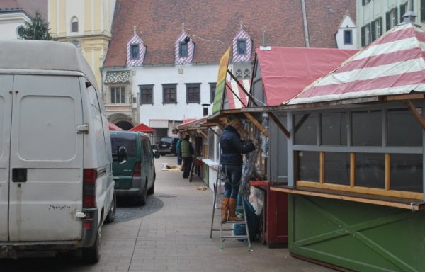 Vianočné trhy v Bratislave príprava